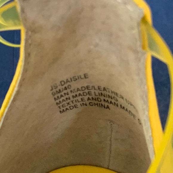Jessica Simpson Yellow Heels - Picture 4 of 5
